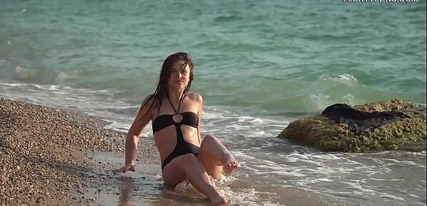  Kim Nadara sexy gymnastics by the sea